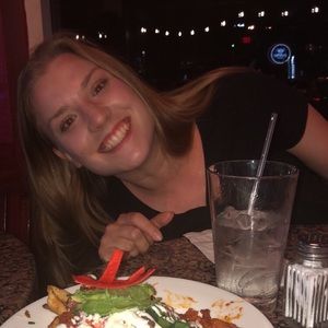 Meet your Posher, Kendra